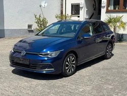 Blau Gebraucht 2022 VW Golf VIII Active Kombi | 22.499 € (Fairer Preis)