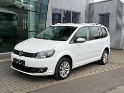 Weiß Gebraucht 2015 VW Touran Highline Van / Kleinbus | 7.999 € (Superpreis)