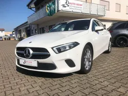 Weiß Gebraucht 2019 Mercedes A200 Limousine | 27.990 € (Etwas zu teuer)
