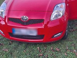 Rot Gebraucht 2009 Toyota Yaris Kleinwagen | 7.900 €