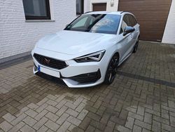 Weiß Gebraucht 2023 Cupra Leon VZ Kombi | 31.850 € (Fairer Preis)