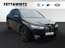 Saphirschwarz metallic Gebraucht 2024 BMW iX Sport Line SUV | 70.790 € (Guter Preis)
