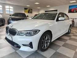 Weiß Gebraucht 2020 BMW 318 Sport Line Limousine | 22.950 € (Fairer Preis)
