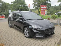 Obsidian schwarz Gebraucht 2020 Ford Focus ST-Line Kombi | 14.990 € (Guter Preis)