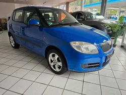 Blau Gebraucht 2009 Skoda Fabia Kleinwagen | 1.598 € (Guter Preis)