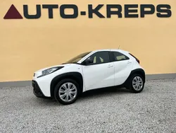 Weiß Gebraucht 2024 Toyota Aygo X-play Kleinwagen | 15.900 € (Guter Preis)