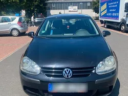 Schwarz Gebraucht 2004 VW Golf V Kombi | 1.500 € (Fairer Preis)