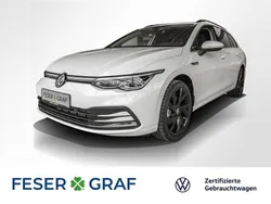 Pure white Gebraucht 2024 VW Golf VIII Style Kombi | 35.990 € (Etwas zu teuer)