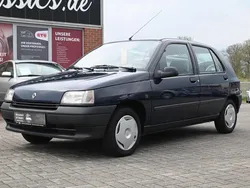 Blau Gebraucht 1992 Renault Clio Limousine | 4.990 €