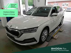 Weiß Gebraucht 2023 Skoda Octavia Style Kombi | 24.330 € (Fairer Preis)