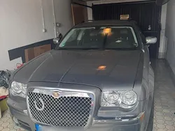 Grau Gebraucht 2010 Chrysler 300C Kombi | 11.490 €