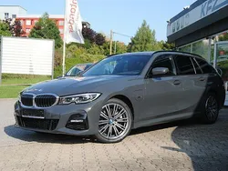Grau Gebraucht 2022 BMW 320e M Sport Kombi | 29.490 € (Etwas zu teuer)