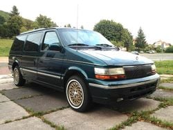 Grün Gebraucht 1995 Chrysler Town & Country Van | 3.500 €