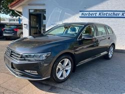 Grau Gebraucht 2024 VW Passat Elegance Kombi | 32.900 € (Guter Preis)