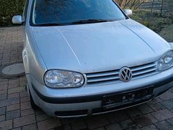 Silber Gebraucht 2001 VW Golf Limousine | 650 € (Guter Preis)