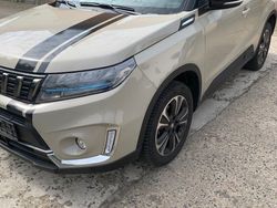 Beige Gebraucht 2023 Suzuki Vitara Comfort+ SUV | 24.590 € (Fairer Preis)