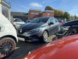 Titaniumgrau Gebraucht 2020 Renault Clio V Experience Limousine | 11.498 € (Fairer Preis)