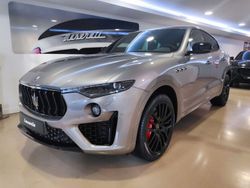 Grau Gebraucht 2024 Maserati Levante SUV | 90.832 €