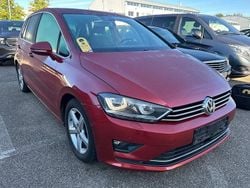 Rot Gebraucht 2015 VW Golf Sportsvan R-line Van / Kleinbus | 13.870 € (Fairer Preis)