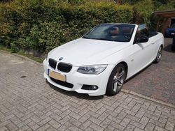 Weiß Gebraucht 2013 BMW 318 Cabriolet M Sport Cabrio | 13.800 € (Fairer Preis)