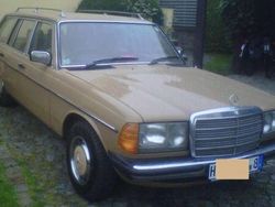 Beige Gebraucht 1984 Mercedes 300 Kombi | 11.200 €