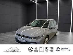 Pure white (weiß) Neu 2025 VW Golf VIII Life Limousine | 25.995 € (Guter Preis)