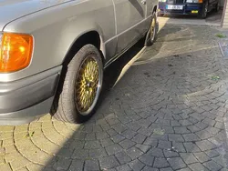 Silber Gebraucht 1989 Mercedes 230 Coupé | 10.400 €