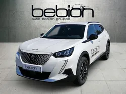 Lack weiss perlglänzend/typ au Gebraucht 2023 Peugeot e-2008 Allure SUV | 25.480 € (Teuer)