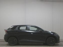 Diamond red Gebraucht 2022 MG MG4 EV Kleinwagen | 14.480 € (Etwas zu teuer)