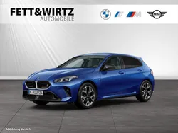 Portimao blau metallic Gebraucht 2024 BMW M135 Performance Kleinwagen | 43.800 € (Teuer)