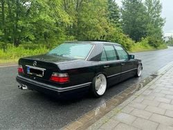 Schwarz Gebraucht 1995 Mercedes E420 AMG Limousine | 19.999 €