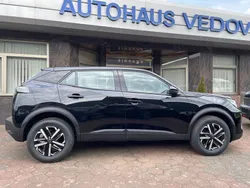 Schwarz Neu 2024 Peugeot 2008 Active SUV | 20.990 € (Guter Preis)