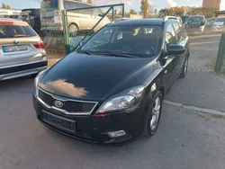 Schwarz Gebraucht 2012 Kia Ceed Sportswagon Vision Kombi | 2.900 € (Guter Preis)