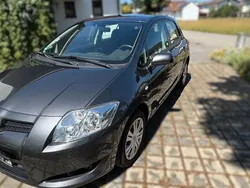 Grau Gebraucht 2008 Toyota Auris Limousine | 5.300 € (Fairer Preis)