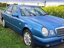 Blau Gebraucht 1997 Mercedes E280 Elegance Limousine | 3.950 € (Superpreis)