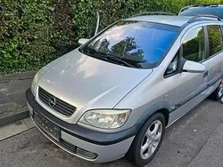 Silber Gebraucht 2002 Opel Zafira Van / Kleinbus | 700 €