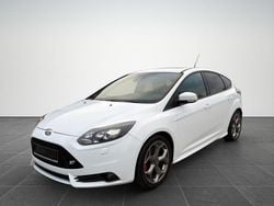 Weiß Gebraucht 2014 Ford Focus ST Limousine | 7.499 € (Guter Preis)