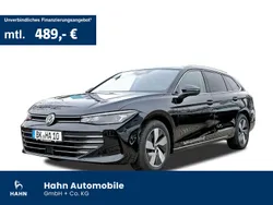 Grenadillschwarz metallic Gebraucht 2024 VW Passat Business Kombi | 35.990 € (Teuer)