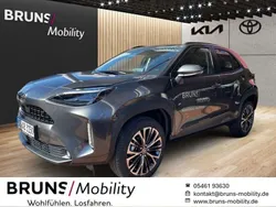 Grau Gebraucht 2025 Toyota Yaris Cross Elegant SUV | 29.490 € (Guter Preis)