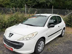 Weiß Gebraucht 2011 Peugeot 206+ Kleinwagen | 2.999 € (Fairer Preis)
