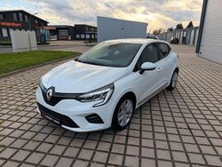 Weiß Gebraucht 2019 Renault Clio V Experience Limousine | 8.999 € (Fairer Preis)