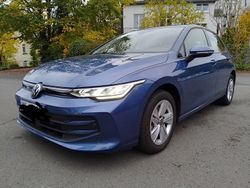 Blau Gebraucht 2024 VW Golf VIII Limousine | 23.000 € (Superpreis)