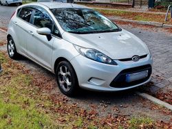 Silber Gebraucht 2009 Ford Fiesta Kleinwagen | 3.600 €