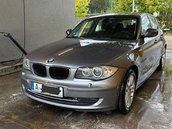 Grau Gebraucht 2012 BMW 118 Kleinwagen | 6.200 € (Guter Preis)