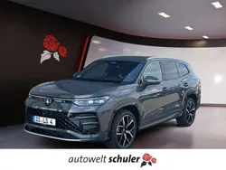 Delfingrau metallic Gebraucht 2025 VW Tayron R-line SUV | 60.990 € (Superpreis)