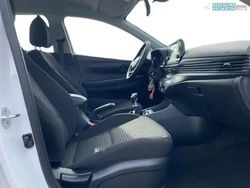 Atlas white (weiß) Gebraucht 2022 Hyundai i20 Trend Kleinwagen | 15.380 € (Fairer Preis)