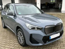 Grau Gebraucht 2023 BMW iX1 xLine SUV | 47.900 € (Teuer)