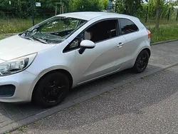Silber Gebraucht 2013 Kia Rio Kleinwagen | 4.300 € (Fairer Preis)