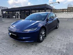 Blau Gebraucht 2024 Tesla Model 3 Limousine | 35.000 € (Fairer Preis)