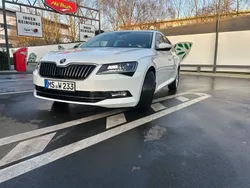 Weiß Gebraucht 2018 Skoda Superb Style Kombi | 19.900 € (Fairer Preis)